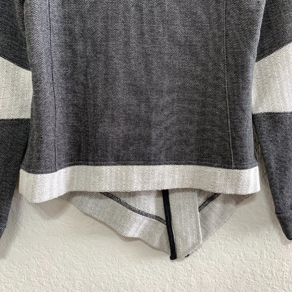 Puma NWT Womens M Gray Long Lifestyle Asymmetrical Herringbone Full Zip Jacket - Picture 8 of 16